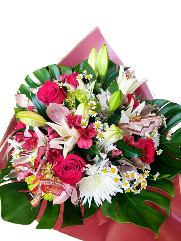 Ramo variado con rosas